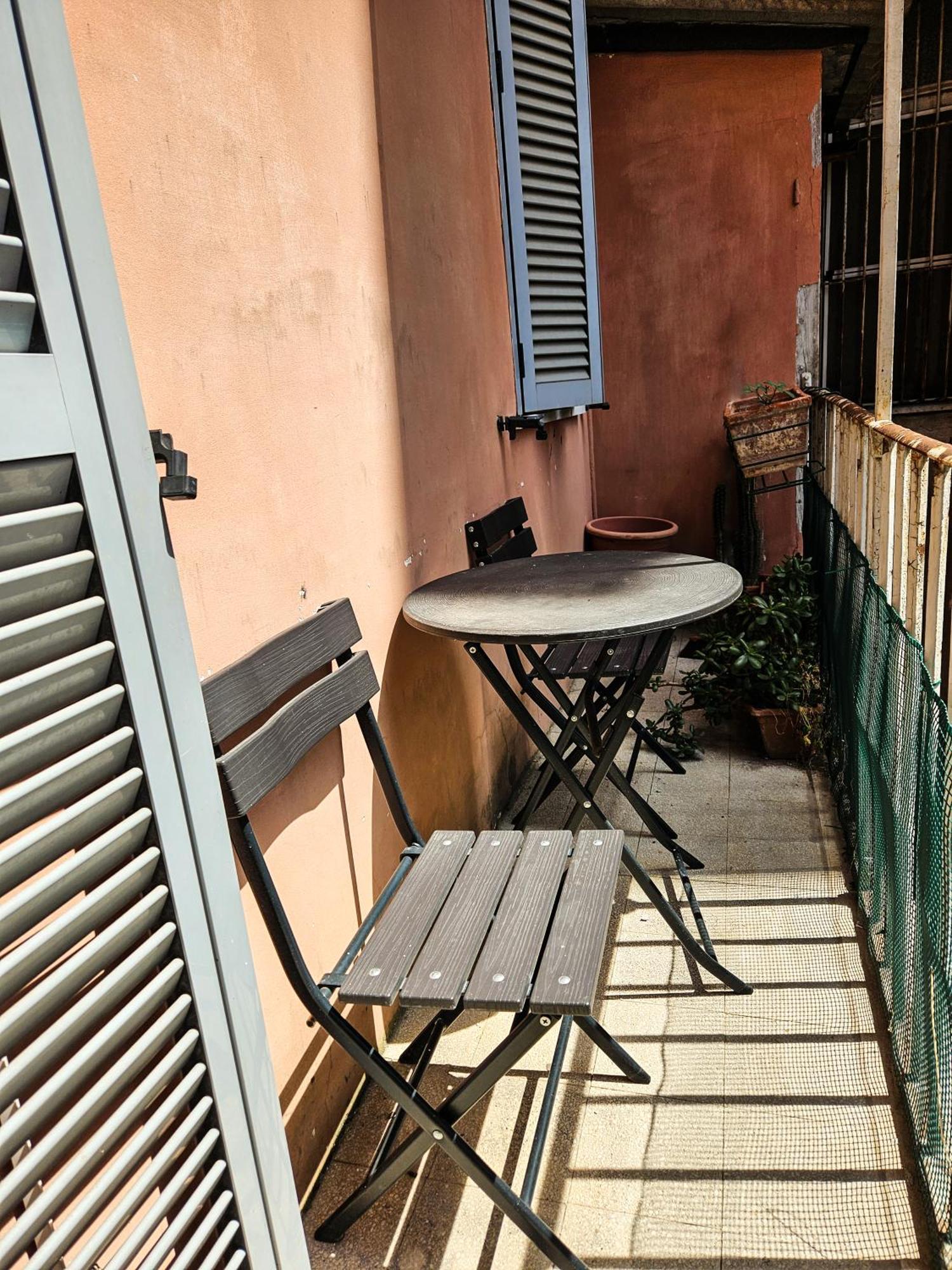 Titus House Nelle Vicinanze Del Colosseo Rom